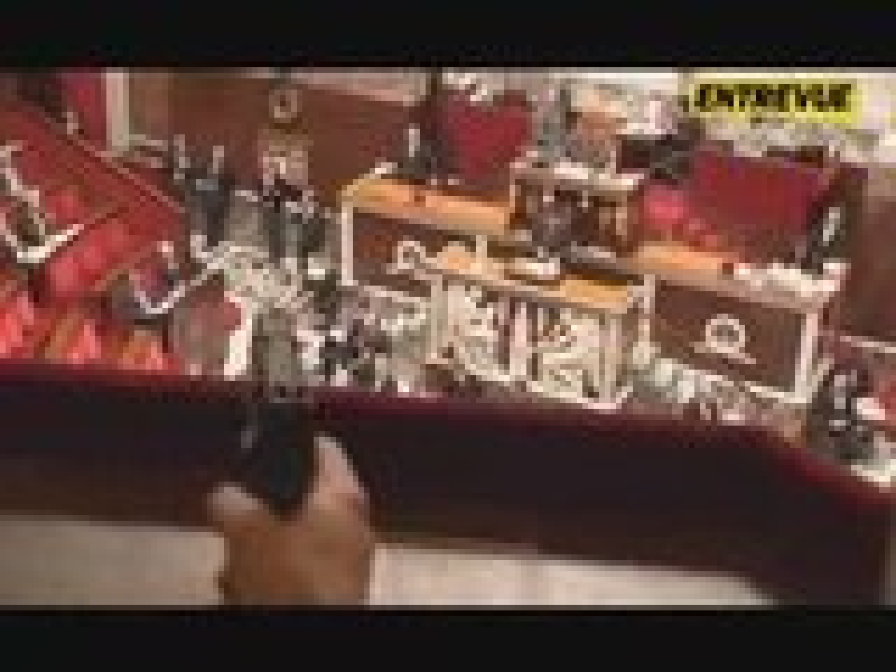 [CHOC] une arme à l'assemblée !! 