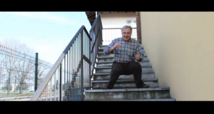 Des retraités dansent sur "Happy" Des retraités dansent sur "Happy"