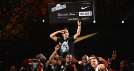 Il marque un panier impressionnant et gagne 100 000€ Il marque un panier impressionnant et gagne 100 000€