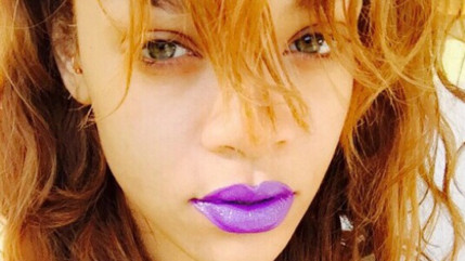 Rihanna in love with the coco? Rihanna in love with the coco?