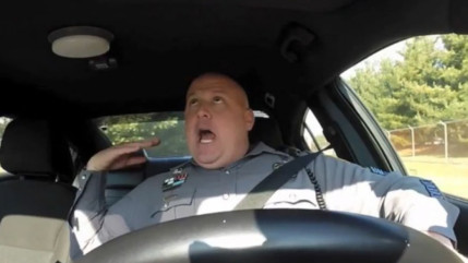 Un policier danse sur "Shake It Off" de Taylor Swift! Un policier danse sur "Shake It Off" de Taylor Swift!