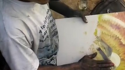 Cet artiste peint uniquement avec ses doigts, le résultat est magnifique ! Cet artiste peint uniquement avec ses doigts, le résultat est magnifique !