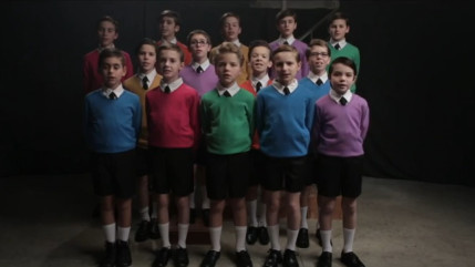 La SNCF invite une chorale pour souhaiter une bonne année 2015!