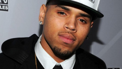 Chris Brown tombe sur sc&egrave;ne !