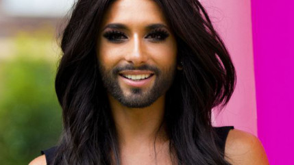 Conchita Wurst complètement nue dans son nouveau clip ! Conchita Wurst complètement nue dans son nouveau clip !