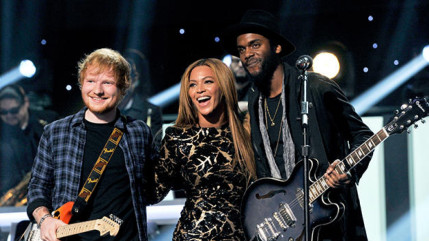 Beyoncé rend hommage à Stevie Wonder aux Grammy Awards! Beyoncé rend hommage à Stevie Wonder aux Grammy Awards!
