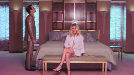Ellie Goulding braque un casino dans son dernier clip ! Ellie Goulding braque un casino dans son dernier clip !
