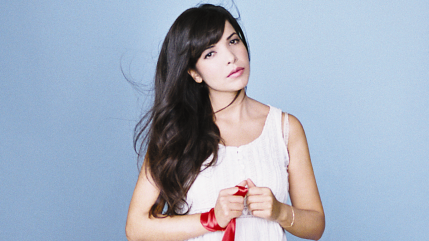 Découvrez le clip "Love Story" d'Indila! Découvrez le clip "Love Story" d'Indila!