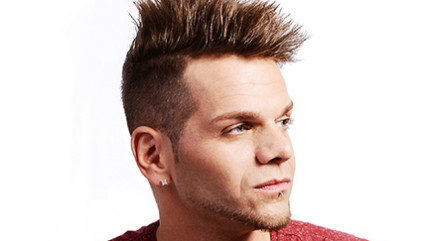 Découvrez le clip "Saltimbanque" de Keen'V! Découvrez le clip "Saltimbanque" de Keen'V!