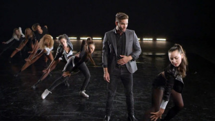 Une fillette de 6 ans chante "Andalouse" devant Kendji !