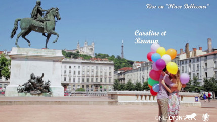 Les lyonnais s'embrassent pour OnlyLyon !