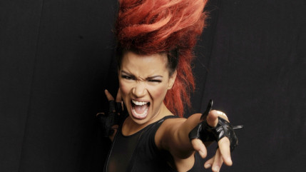 Découvrez le clip "Bludfire" d'Eva Simons ! Découvrez le clip "Bludfire" d'Eva Simons !