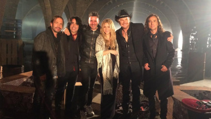 D&eacute;couvrez le clip "Mi verdad": Shakira enceinte et radieuse pour le groupe Mana !