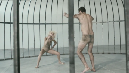 Découvrez le making-of du clip "Elastic Heart" de Sia! Découvrez le making-of du clip "Elastic Heart" de Sia!