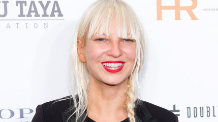 Découvrez le nouveau clip de Sia "Fire Meet Gasoline" ! Découvrez le nouveau clip de Sia "Fire Meet Gasoline" !