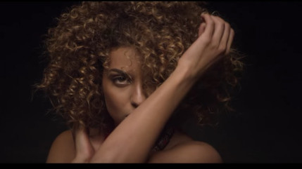 Tal très féline dans son clip "Stimela" ! Tal très féline dans son clip "Stimela" !