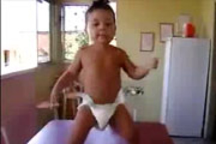 Bébé qui danse la Samba ! Bébé qui danse la Samba !