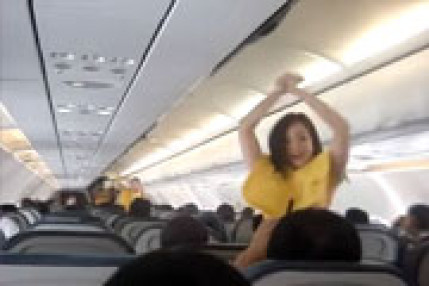 Des hôtesses de l'air Funky Des hôtesses de l'air Funky