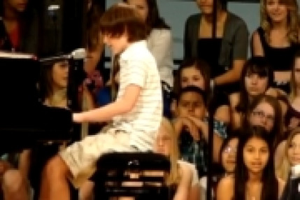 L.Gaga par 1 garcon de 13 ans L.Gaga par 1 garcon de 13 ans