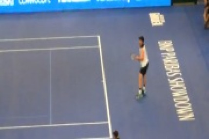 Roddick qui imite Nadal Roddick qui imite Nadal