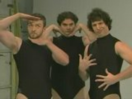 Justin parodie Beyonce !!! 