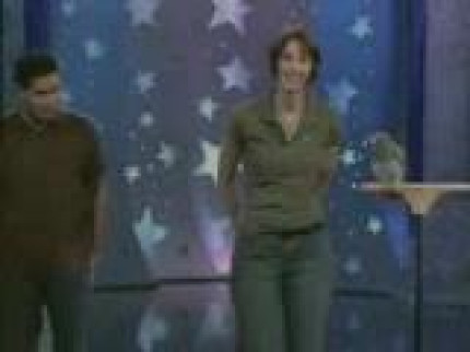 Un perroquet qui d&eacute;chire!