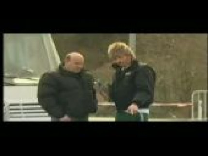 Le juge à un concours de tuning Le juge à un concours de tuning