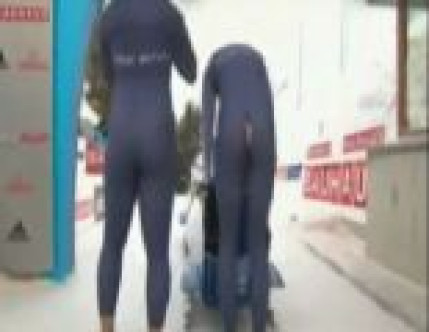 CCRRAAKK!! CCRRAAKK!!