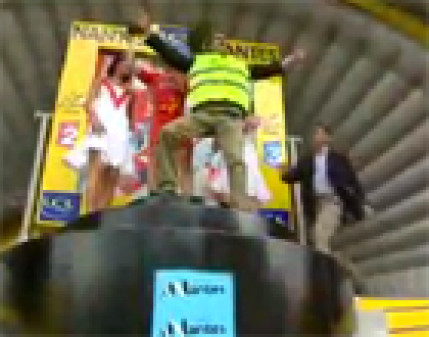 Un intrus sur le podium ! Un intrus sur le podium !